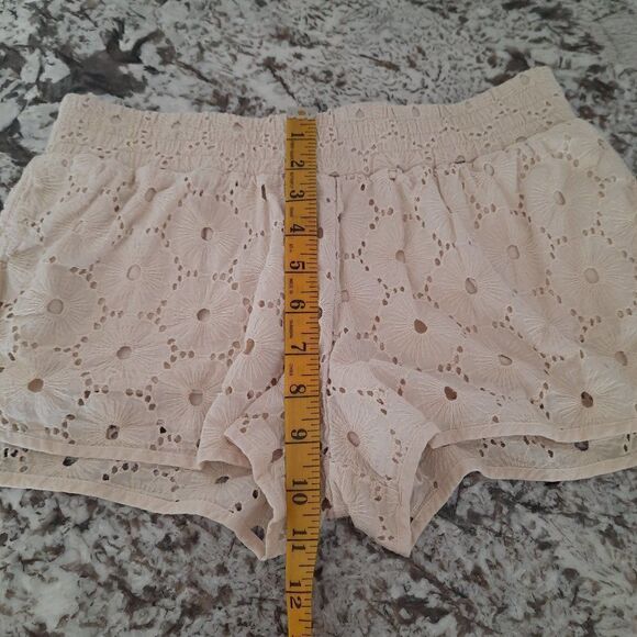 Vera Wang Shorts size M‎ - Picture 8 of 9